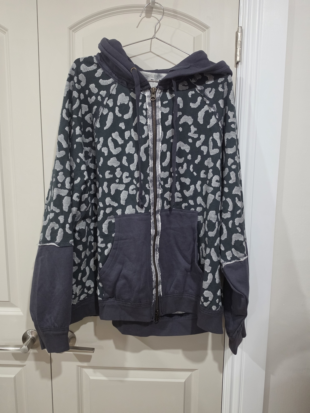 We The Free Meow Oversized Hoodie by Free People M NWT In Washed Black Combo - Picture 5 of 10